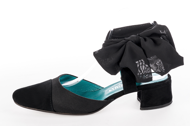 Matt black women's open back shoes, with an ankle scarf. Round toe. Low flare heels. Profile view - Florence KOOIJMAN